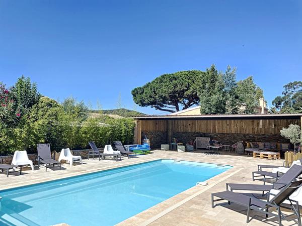 Propriete
                                                                                                                                                                                                                                                                                                                        10 pièce(s)                                                                                                                                                                                                          6 chambre(s)                                                                                                                                                                                                          215  m²