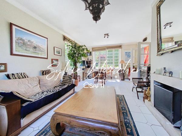 RARE A LA VENTE - MAISON 210 M2  AVEC DEPENDANCES -  5 CHAMBRES - TERRAIN 1 728 M2