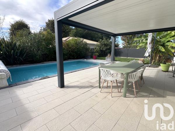 Maison 5 pièces de 143 m² à Sallebœuf (33370)