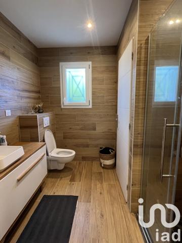 Maison 5 pièces de 143 m² à Sallebœuf (33370)