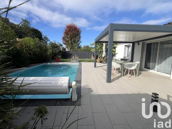 Maison 5 pièces de 143 m² à Sallebœuf (33370)