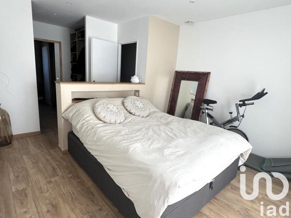 Maison 5 pièces de 143 m² à Sallebœuf (33370)