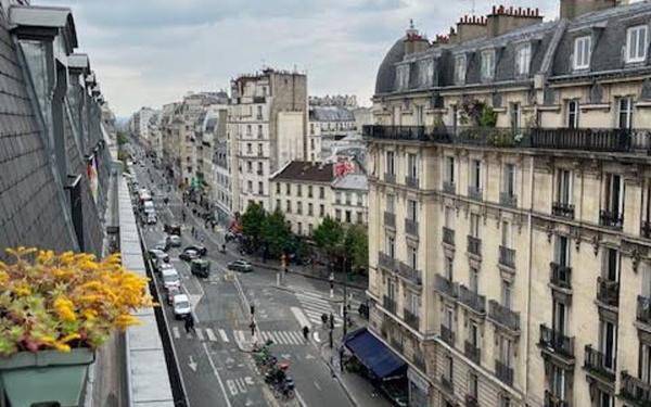 Appartement à vendre    2 pièces • 30 m2 Paris 10