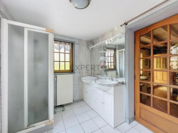 Sennecey-le-Grand (71240) Charmante maison avec 2 gîtes indépendants à Sennecey-le-Grand : Calme, Potentiel et Revenu