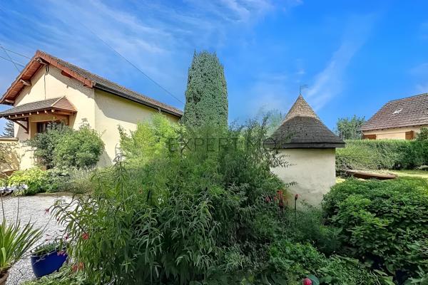 Sennecey-le-Grand (71240) Charmante maison avec 2 gîtes indépendants à Sennecey-le-Grand : Calme, Potentiel et Revenu