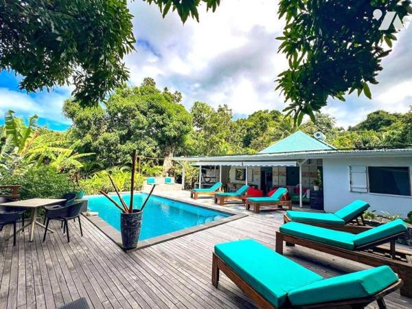 Magnifique propriété à Vendre à Deshaies (97126) en Guadeloupe.
Ce bien comprend une villa T5 ...