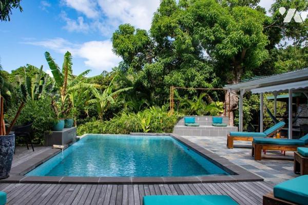 Magnifique propriété à Vendre à Deshaies (97126) en Guadeloupe.
Ce bien comprend une villa T5 ...