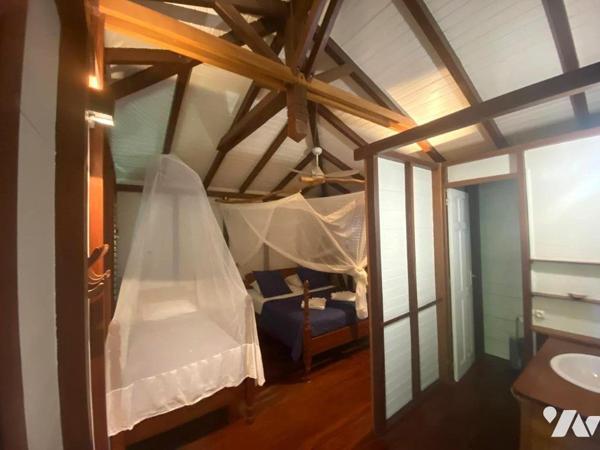 Magnifique propriété à Vendre à Deshaies (97126) en Guadeloupe.
Ce bien comprend une villa T5 ...