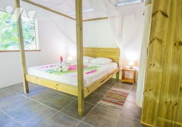 Magnifique propriété à Vendre à Deshaies (97126) en Guadeloupe.
Ce bien comprend une villa T5 ...