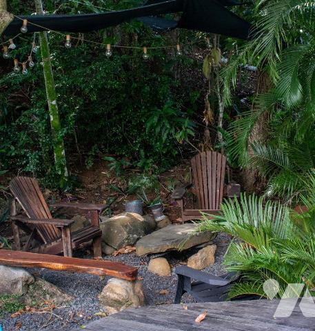 Magnifique propriété à Vendre à Deshaies (97126) en Guadeloupe.
Ce bien comprend une villa T5 ...