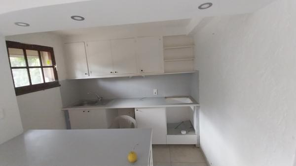 Bormes-les-Mimosas (83230) Villa divisé en appartements. Fort potentiel