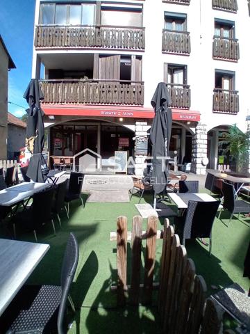 situé en plein centre ville de Thônes