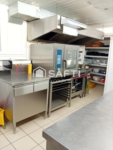 situé en plein centre ville de Thônes