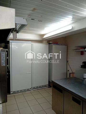 situé en plein centre ville de Thônes