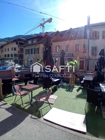 situé en plein centre ville de Thônes