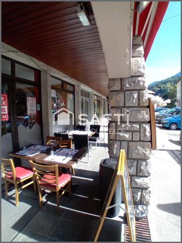 situé en plein centre ville de Thônes