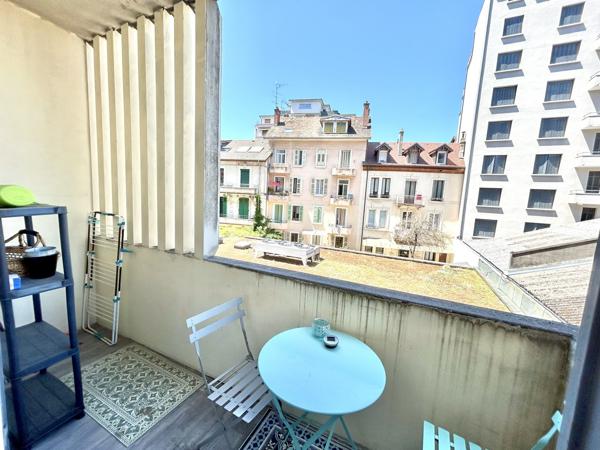 SPECIAL ETUDIANT - ANNECY - F3 70 m² - meublé
