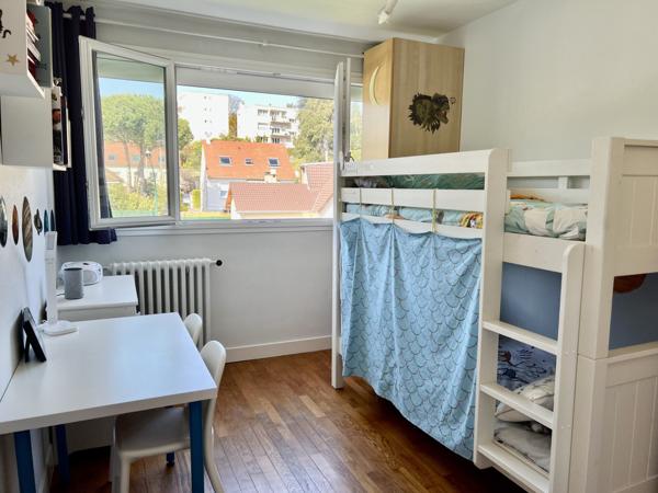 Verrières-le-Buisson (91370) Appartement avec très belle vue