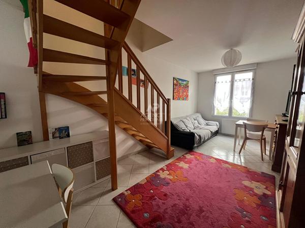 Appartement Houilles 4 pièces 79 m2 €310 000 ** - Référence 796