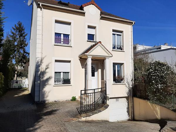 Appartement Houilles 4 pièces 79 m2 €310 000 ** - Référence 796