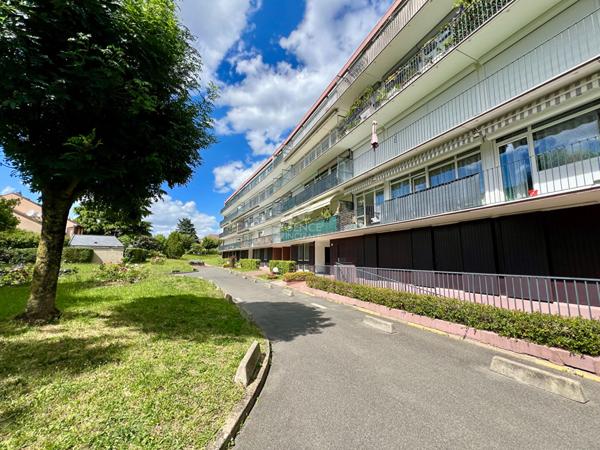 Appartement Houilles 4 pièce(s) 74 m2 €330 000 ** - Référence 887