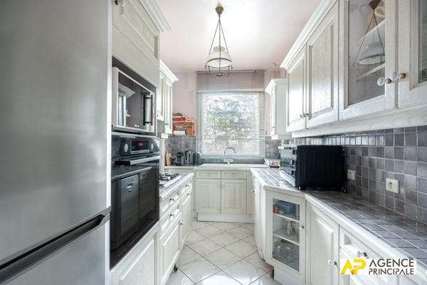 Appartement 2 pièce(s) - ascenseur 375 000 € **  - Référence  4635