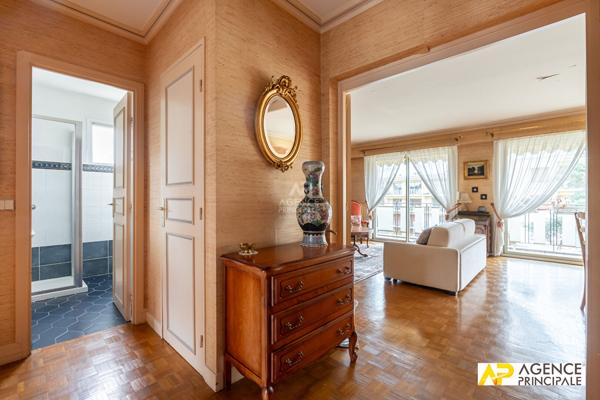 Appartement 2 pièce(s) - ascenseur 375 000 € **  - Référence  4635