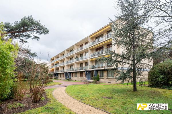 Appartement 2 pièce(s) - ascenseur 375 000 € **  - Référence  4635