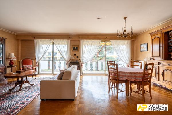 Appartement 2 pièce(s) - ascenseur 375 000 € **  - Référence  4635