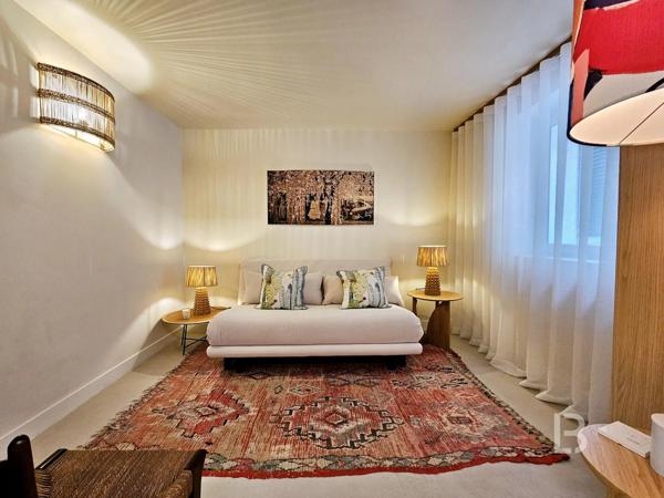 Villa individuelle avec piscine à vendre – Cannes centre, à 5 minutes de la Banane