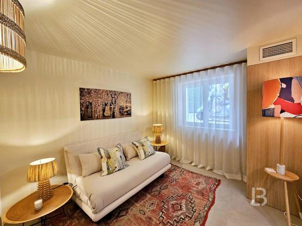 Villa individuelle avec piscine à vendre – Cannes centre, à 5 minutes de la Banane