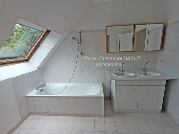 MAISON FAMILIALE SUR LA COMMUNE DE MAREIL MARLY