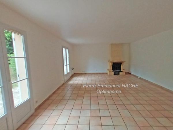 MAISON FAMILIALE SUR LA COMMUNE DE MAREIL MARLY