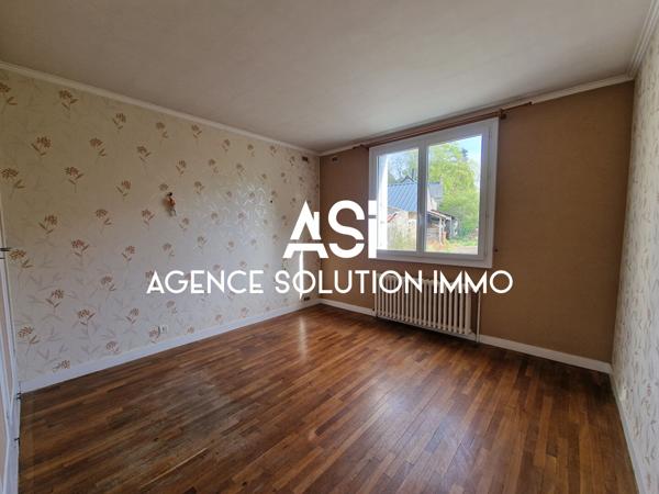 Maison Andouillé 196 m² - 6 chambres - 2 bureau sur 888 m² de terrain hyper centre
