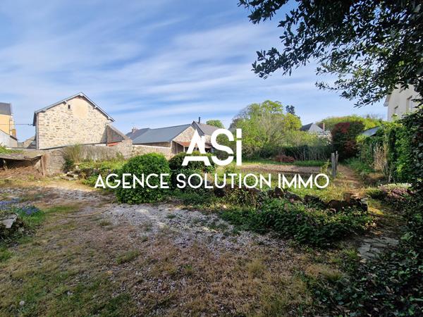 Maison Andouillé 196 m² - 6 chambres - 2 bureau sur 888 m² de terrain hyper centre