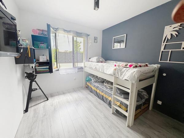 Vaison-la-Romaine (84110) RARE ! VILLA DE PLAIN PIED de 2021 - 3 chambres - DPE classe A sur un terrain de 520 m2