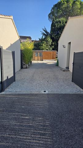 Vaison-la-Romaine (84110) RARE ! VILLA DE PLAIN PIED de 2021 - 3 chambres - DPE classe A sur un terrain de 520 m2