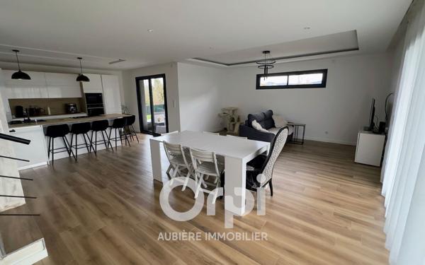 Maison à vendre    4 pièces •  Billom