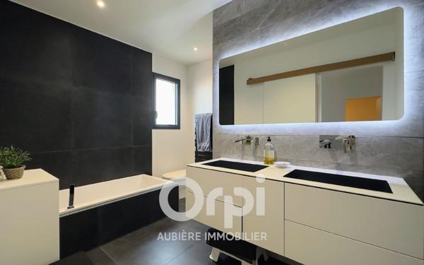 Maison à vendre    4 pièces •  Billom