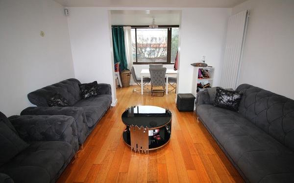 Maison à vendre    5 pièces • 90,04 m2 Le Bourget