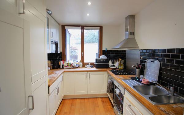 Maison à vendre    5 pièces • 90,04 m2 Le Bourget