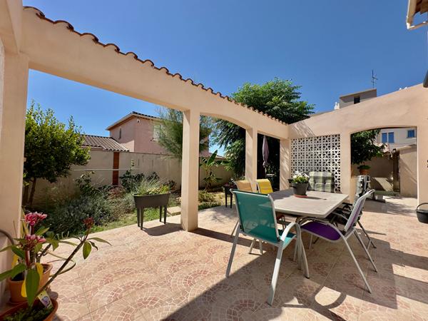 MAISON FAMILIALE DE 114 M² AVEC PISCINE, 4 CHAMBRES, CENTRE-VILLE LA CRAU