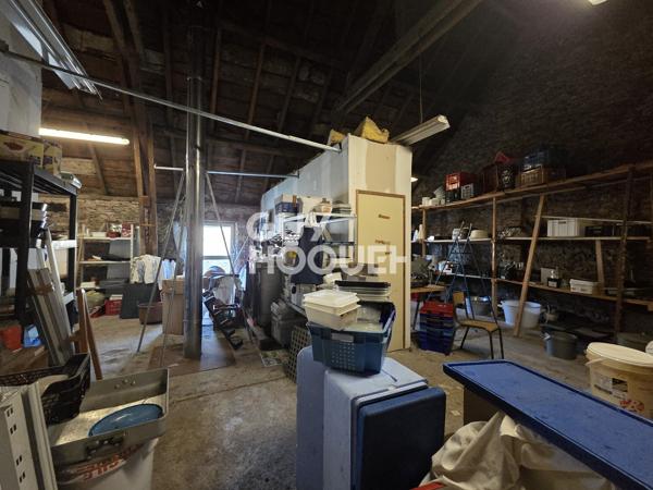 NAUCELLE (AVEYRON) - 160 m2 DE MURS COMMERCIAUX AVEC VITRINES QUI N'ATTENDENT QUE VOTRE TALENT