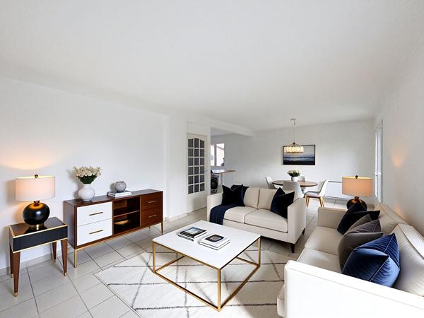 Maison individuelle , 96m2 sur terrain 400m2, trois chambres, un bureau,  un garage.