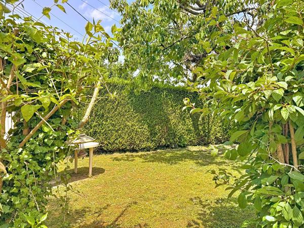 Tout commerces, école et Collège à pied