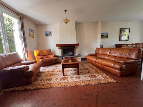 Tout commerces, école et Collège à pied