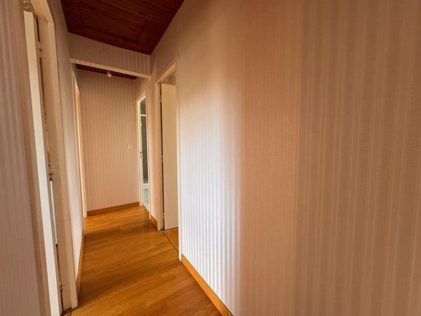 Tout commerces, école et Collège à pied