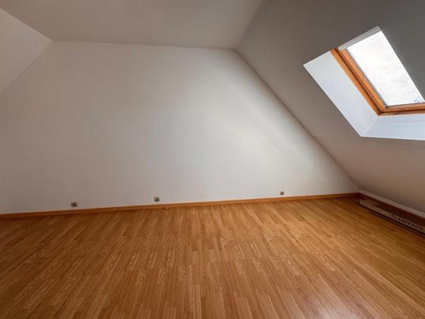 Tout commerces, école et Collège à pied