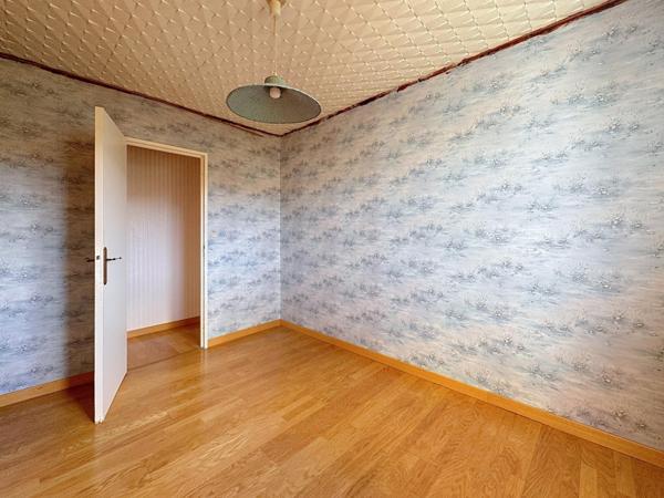 Tout commerces, école et Collège à pied