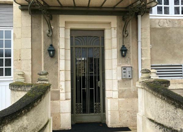 Appartement à vendre    3 pièces • 65 m2 Rochefort